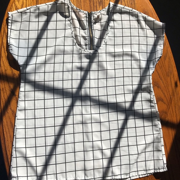 Preppy patterned top. - Picture 2 of 4